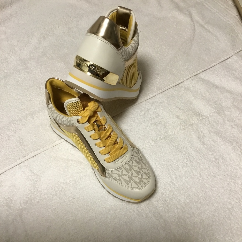 Michael kors Maddy trainer (New)